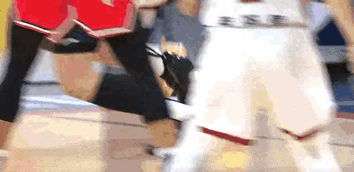 迪亚洛隔扣摩西布朗！！龙狮男篮vs山西男篮 ​​​