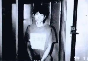 影星娇妻惨死家中！好心招待熟人遭劫杀，只因一个暗柜惹祸？
提及傅春英，年轻一代或