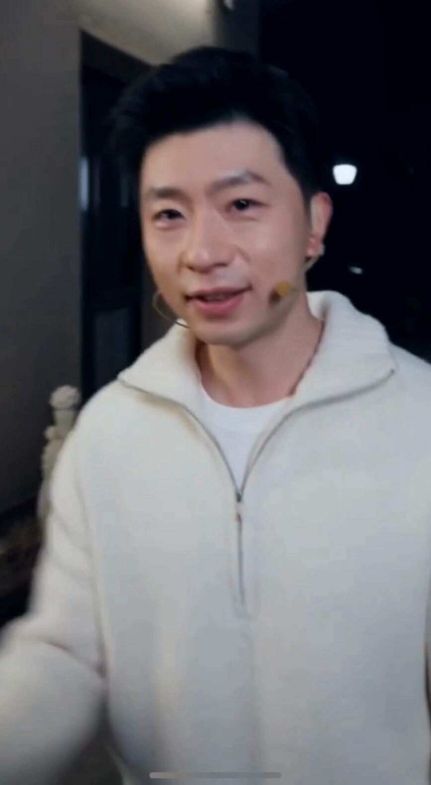 马龙冬至祝福，龙队走来了，真的让人觉得很美好，逆向成长，马龙越来越年轻！
于子洋