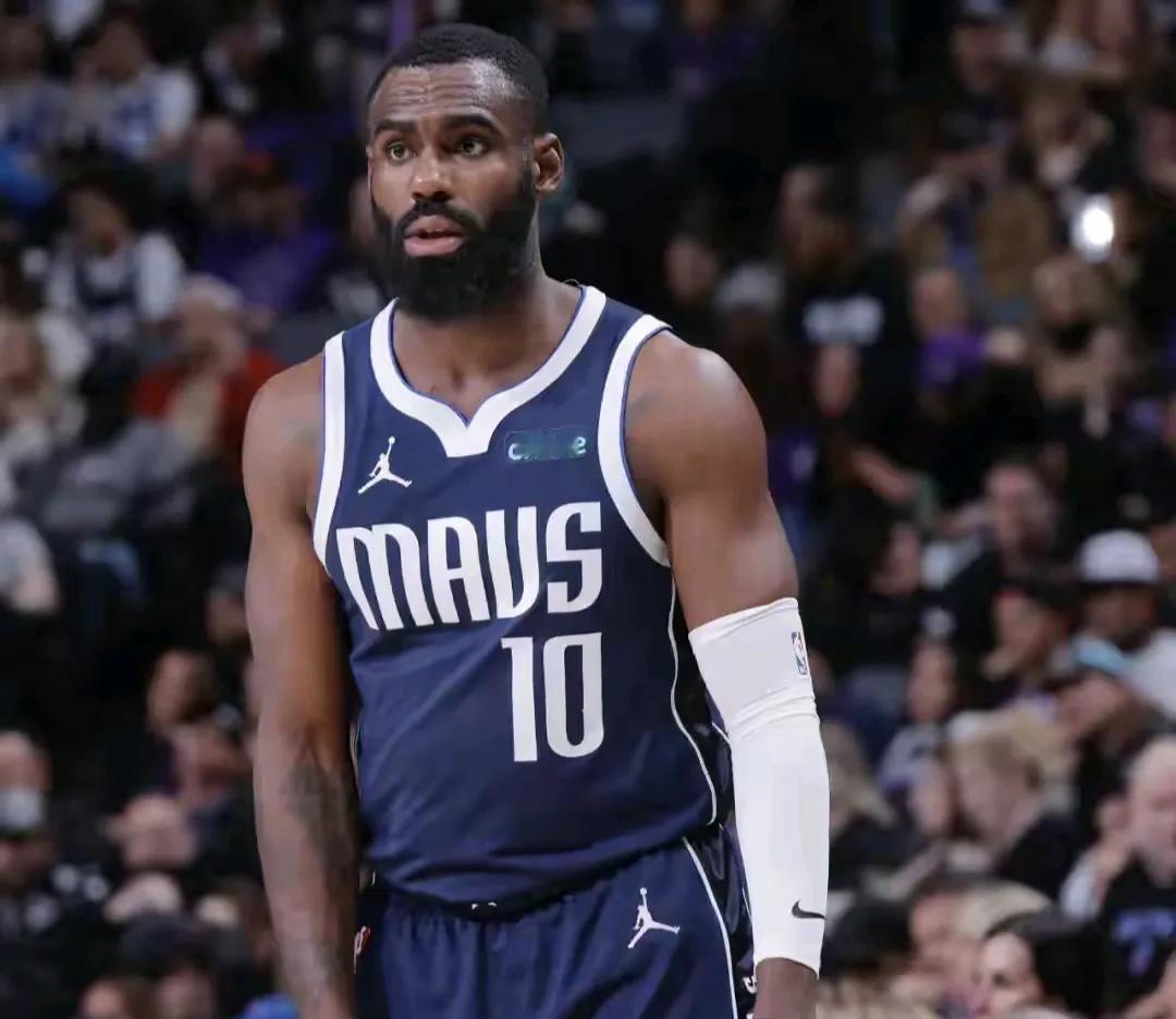 独行侠终于补强，剩下就是送走克莱贝尔和鲍威尔，引进汤普森。
第一，独行侠把季后赛