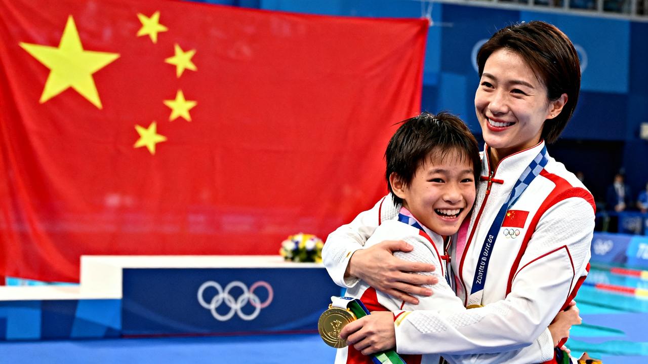 奥运五金王变“金牌制造机”！陈若琳全运赛场硬核封神
 
广州跳水馆的聚光灯下，第