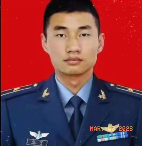 1989年出生在湖南安化的赵宇，把年仅31岁的生命，永远留在了守护祖国蓝天的征途