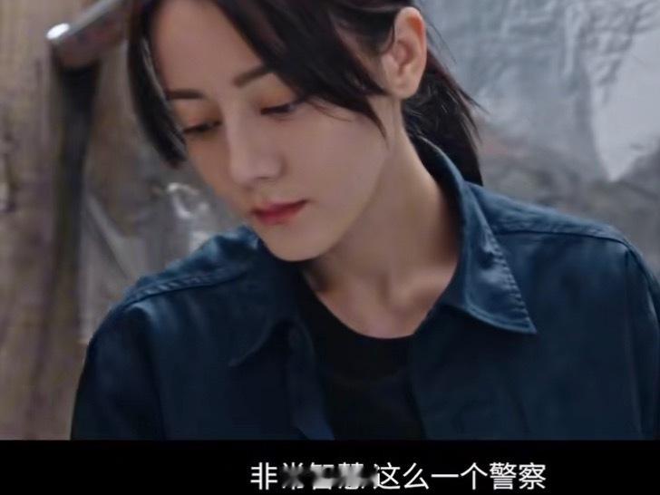 利剑玫瑰导演被热巴感动 又是被热巴的敬业感动的一天，居然连《利剑玫瑰》导演在剧组