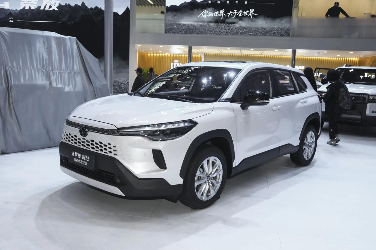 手上就11万，想买台二手四驱SUV，好多人都纠结死了。
要是平时经常跑乡下烂路、