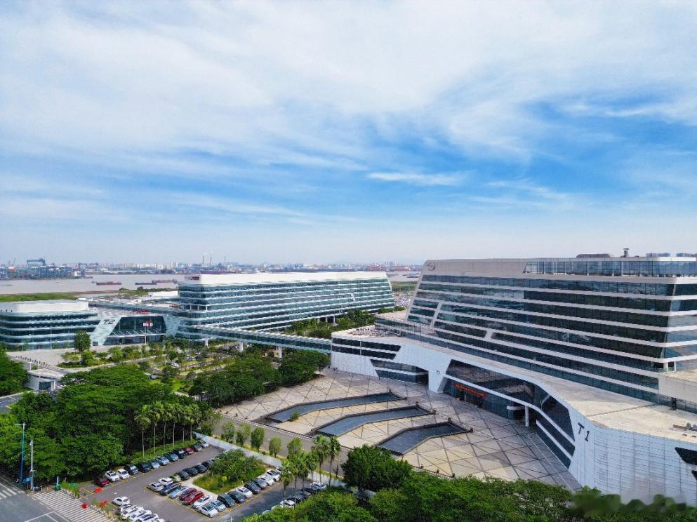 广汽 重组汽车行业重磅消息落地，广汽集团发布公告，已经和一汽股份签署《意向协议》