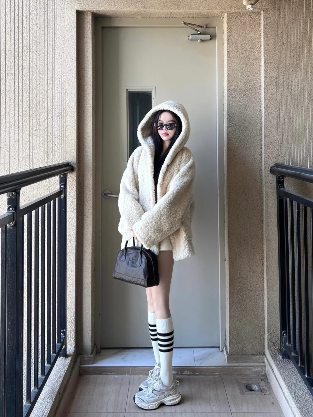 分享一个上厚下薄的冬季露腿日常！