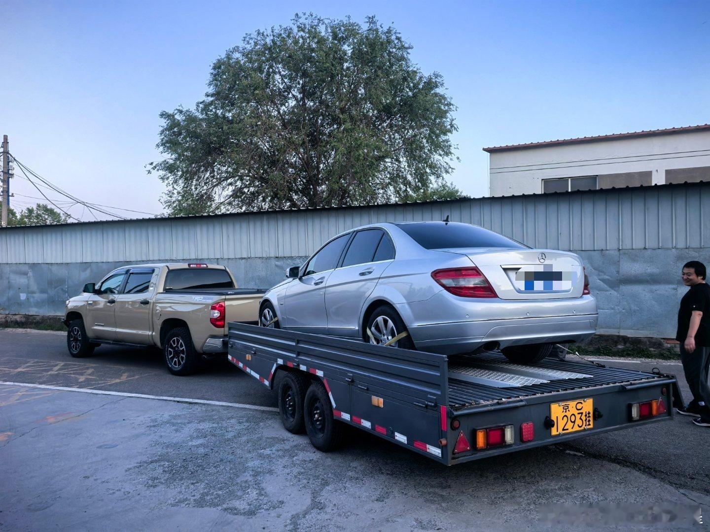 白星汽车的2辆清障车，在首钢园保障中，挂车（京牌）终于排上用场了，（坦途牵引资质