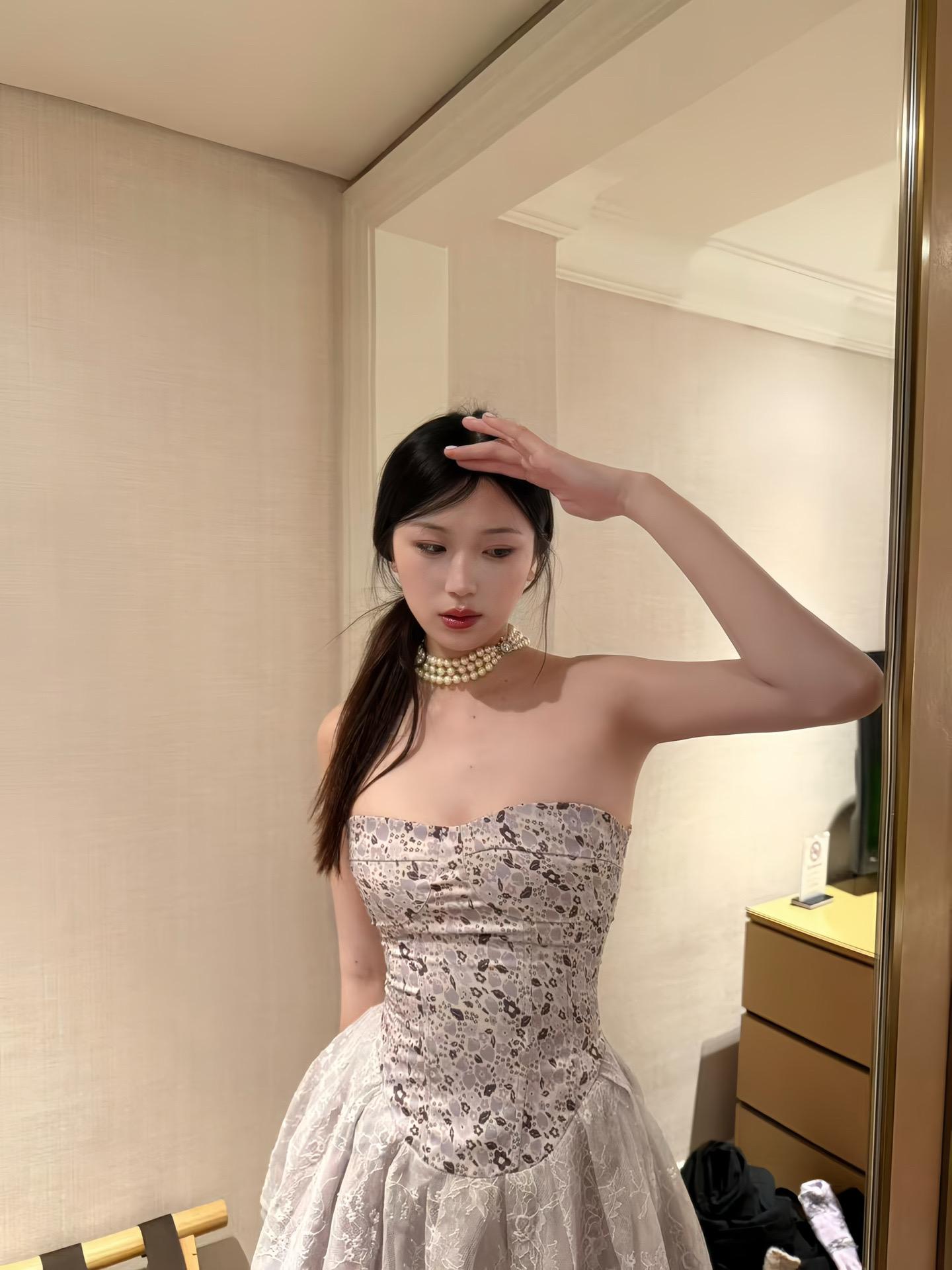 是许嵩说的紫色吗