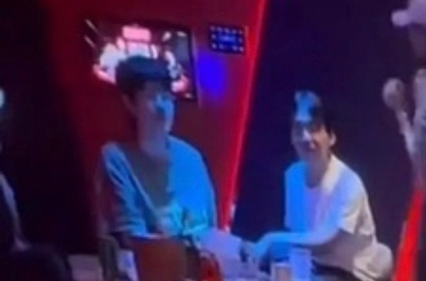 可信度还是不高吧，年轻明星都沦落到混商K的地步了吗？刘昊然 郭麒麟热点观点 刘昊