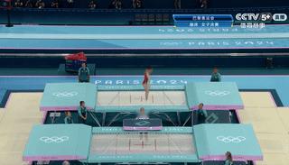 #蹦床女子单人决赛#朱雪莹难度没有做出来，跳完狂哭，获得第四……最后出场的胡译乘