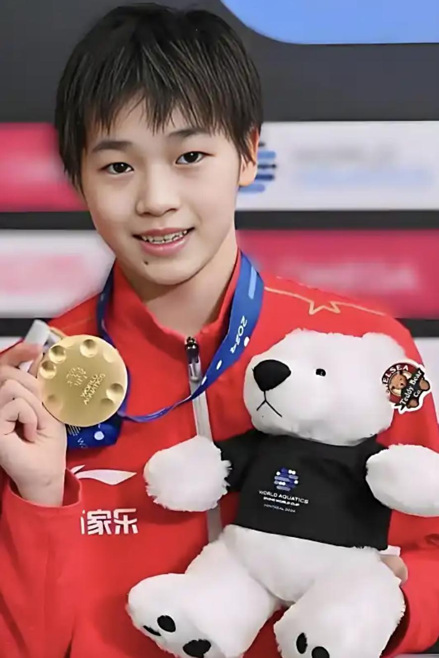 一、寒门童年（2007-2014）

 出生：2007年3月28日，广东湛江麻章