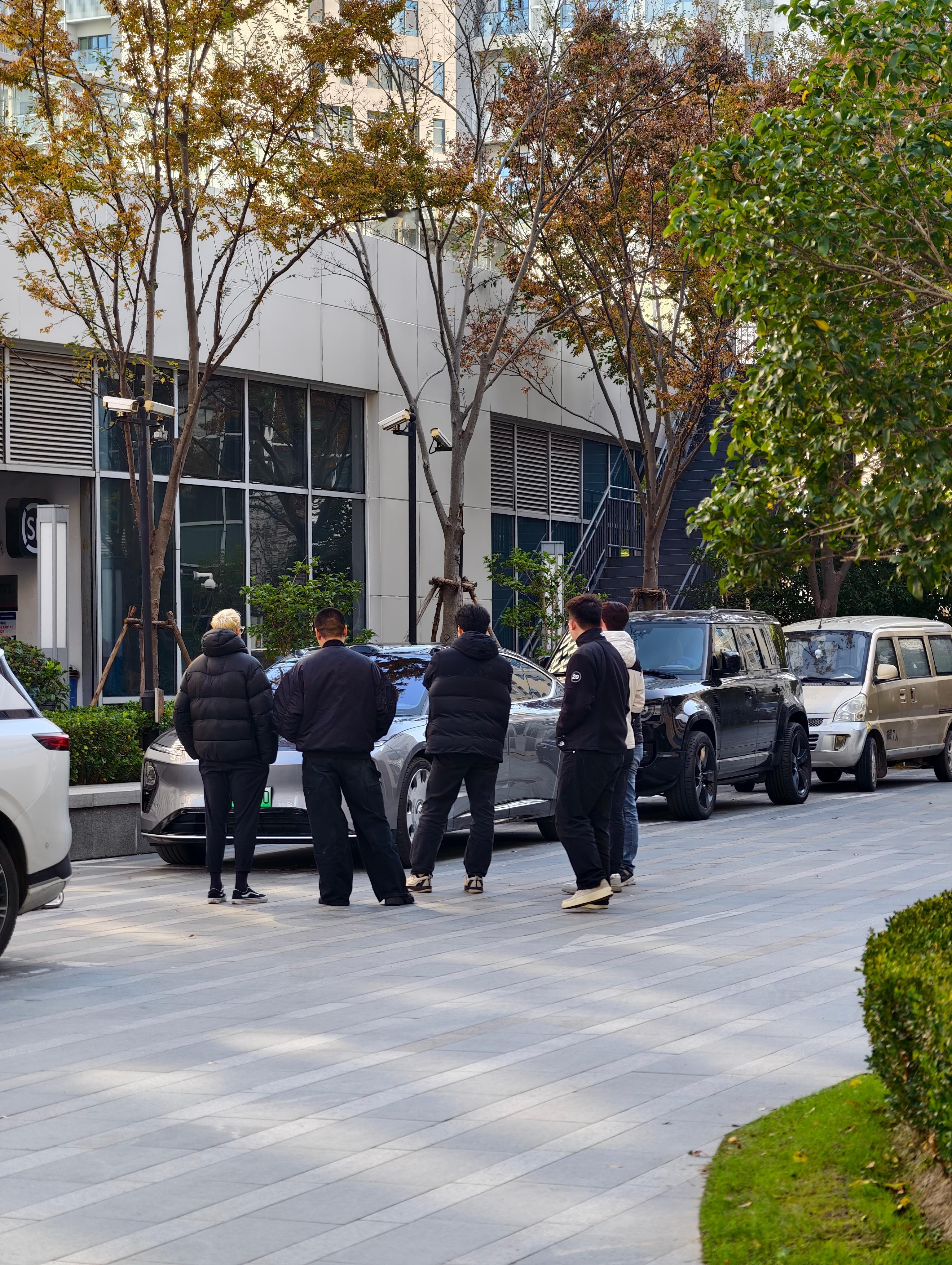 不太乐意开et9，本来就是个显眼包，还是个地平线版本又被围观了