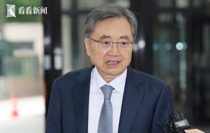 访华前夕，韩国外长表露对美国的失望，有望向东方求助！

韩国外长官赵显16日出席