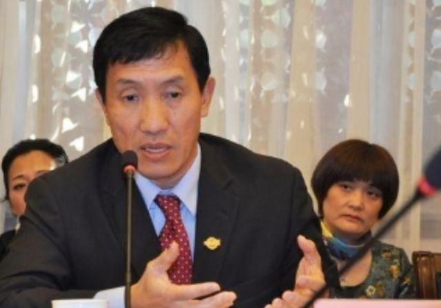 “中国拿什么挑战美国？人均收入只有人家的8%！”就是这位中国经济领域专家-黄亚生