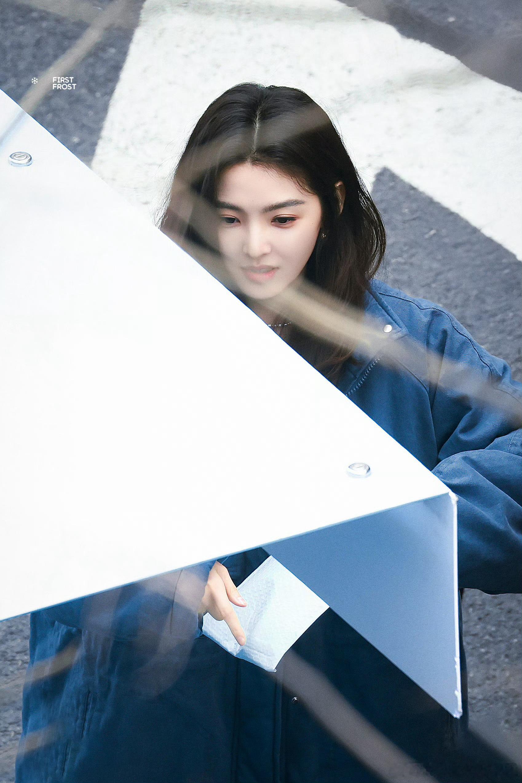 章若楠想把你和时间藏起来开拍造型