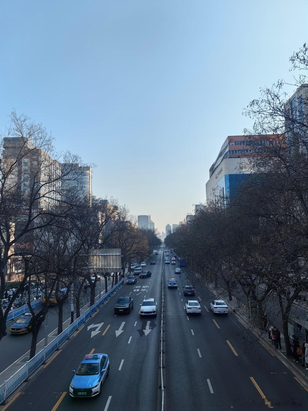 假期虽然不上班但比上班还累看不尽的风景逛不完的街 