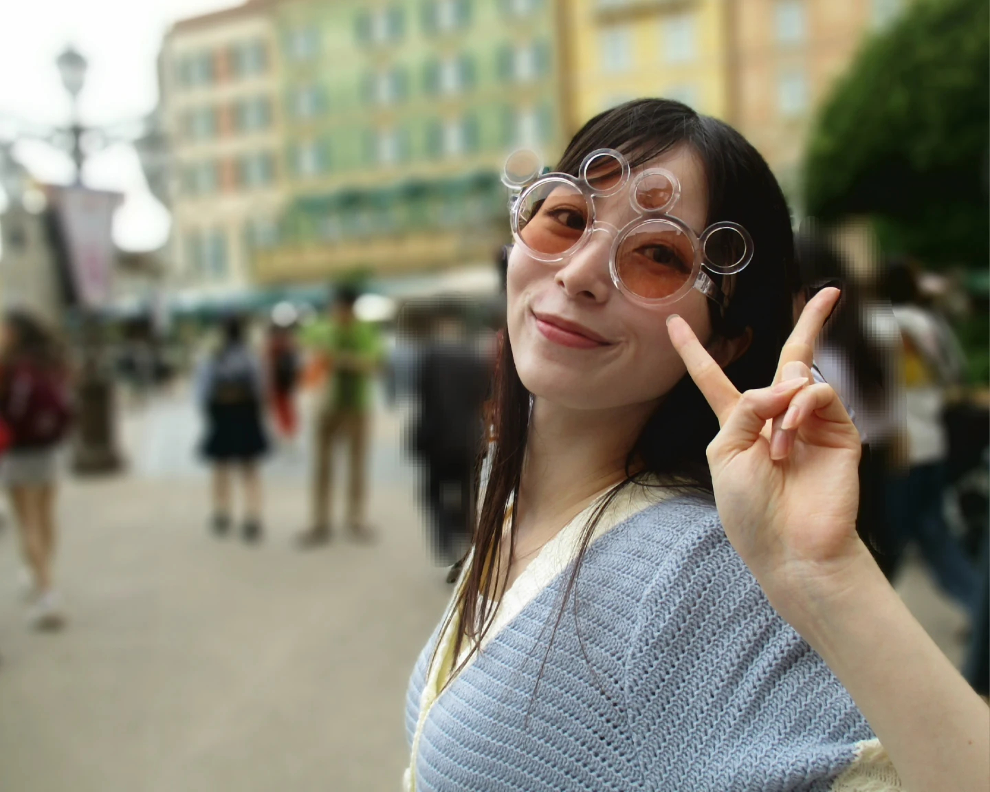 佐々木琴子「卒業旅行でディズニー行ったときの📷️こなちゃん」 ​​​