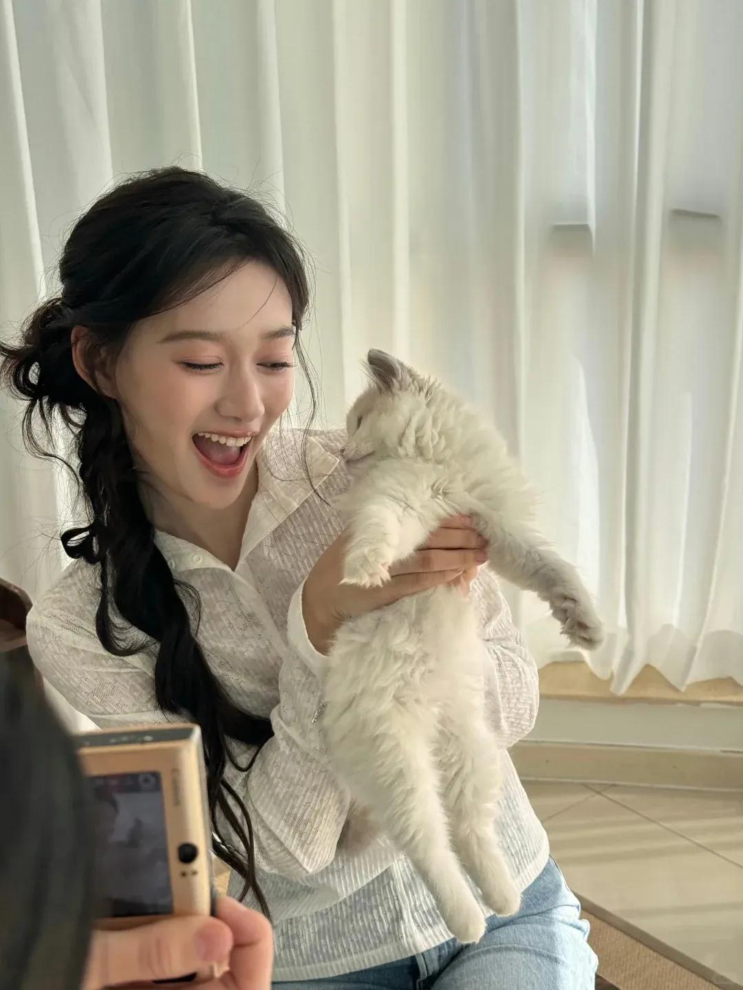 如果吻她一下会穷三年，但你愿意吗