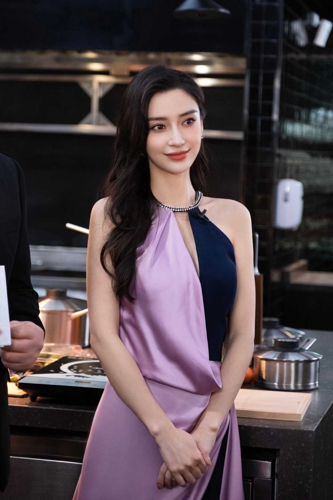 angelababy angelababy 你和快乐一样值得我去奔赴，因为有特别