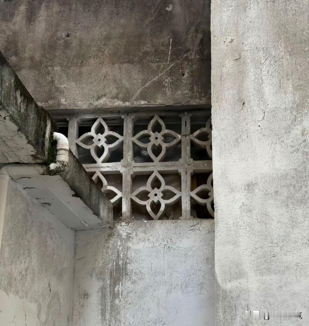 LV首席财务官北京时间28号凌晨回复了在华诉讼争议，
 她说:“我们的团队持续定