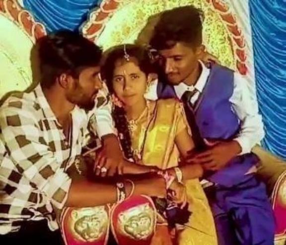 印度“一妻多夫”该如何生活？妻子苦不堪言：和五兄弟轮流过夜，一点都不幸福。

印