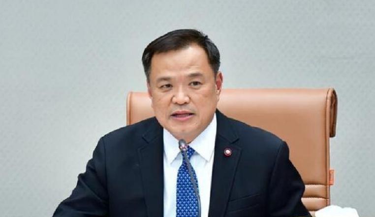 泰国总理放狠话：要死回家去死，不必来泰国死。
 
9月17日上午，泰国总理兼内政