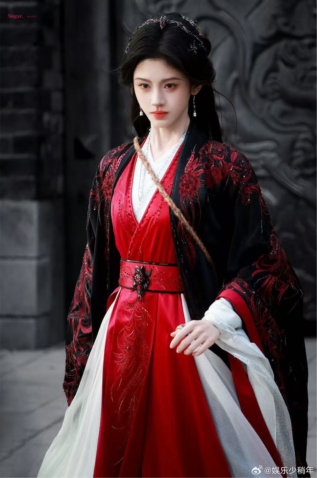 月鳞绮纪傀儡舞封神月鳞绮纪傀儡舞魅魔来着 鞠婧祎这段红衣傀儡舞真的太绝了，眼神又