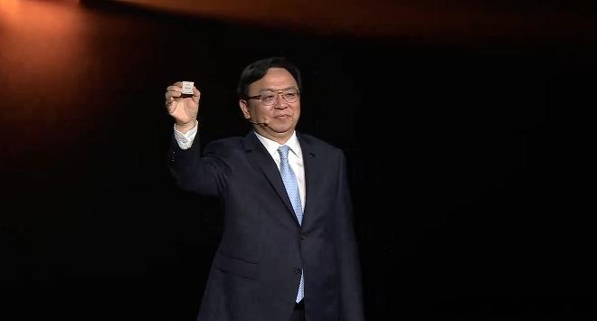 在半导体行业，比亚迪的芯片已经覆盖汽车、消费电子、家用电器、工业设备、光伏储能五