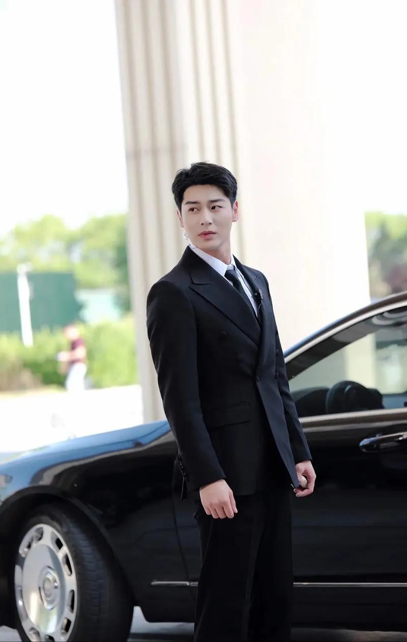 离异带娃爱上假霸总，被骗95万[吃瓜群众]
12月3日，一媒体报道，湖北武汉一离