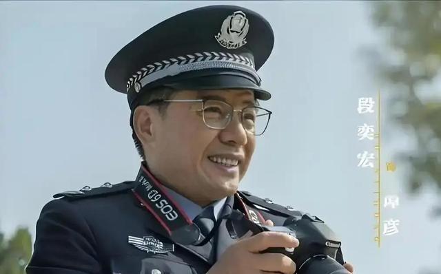 电视剧《藏锋》即将于8月17日在CCTV综合频道黄金档播出
说起段奕宏，观众们对