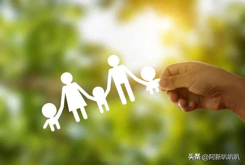 什么是对父母最大的孝心？我觉得有两个关键。
一方面，要跟父母好好说话。孔子说“色