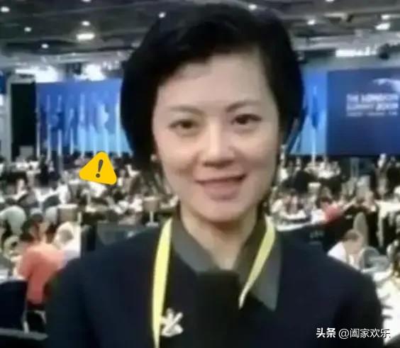 “我愿意放弃中国国籍，自愿加入英国！” 这句话，是前央视知名才女主持人姜丰，在 