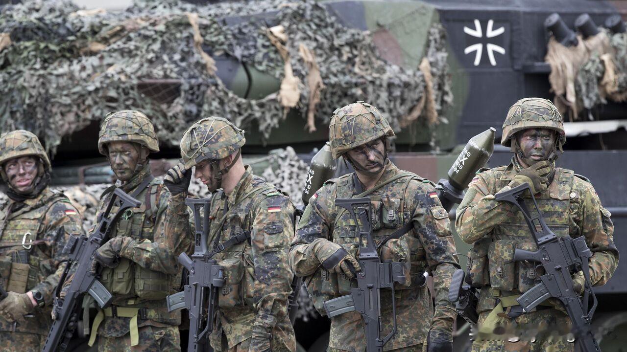 🇪🇺欧洲之所以武装自己，是因为它无力作战。

在北约峰会上，大多数欧洲国家同