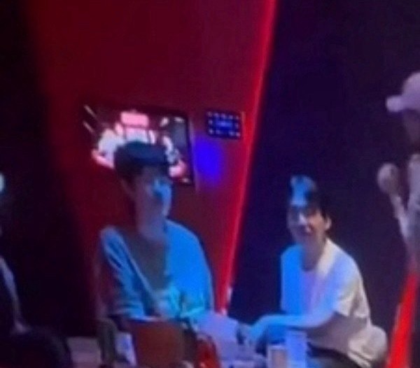 笑发财了，扒楼人玩儿商K，结果带出了刘昊然和郭麒麟… 