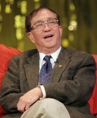 昨晚和一位老同学吃饭，他私下告诉我：“谢晋导演一家六口，竟然全都走了，最小的儿子