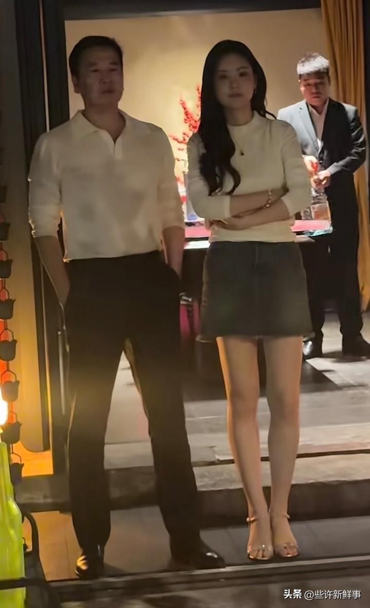 54岁赖文峰，打几分？
偶然刷到，感觉保养得还不错，视频点赞很高。
我想，人们在