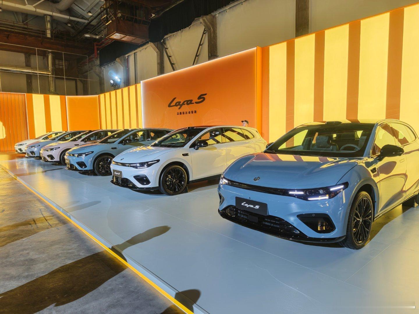 中国人的“高尔夫”让零跑造了！话说这后备箱空间相当的可以！ 零跑lafa5 零跑