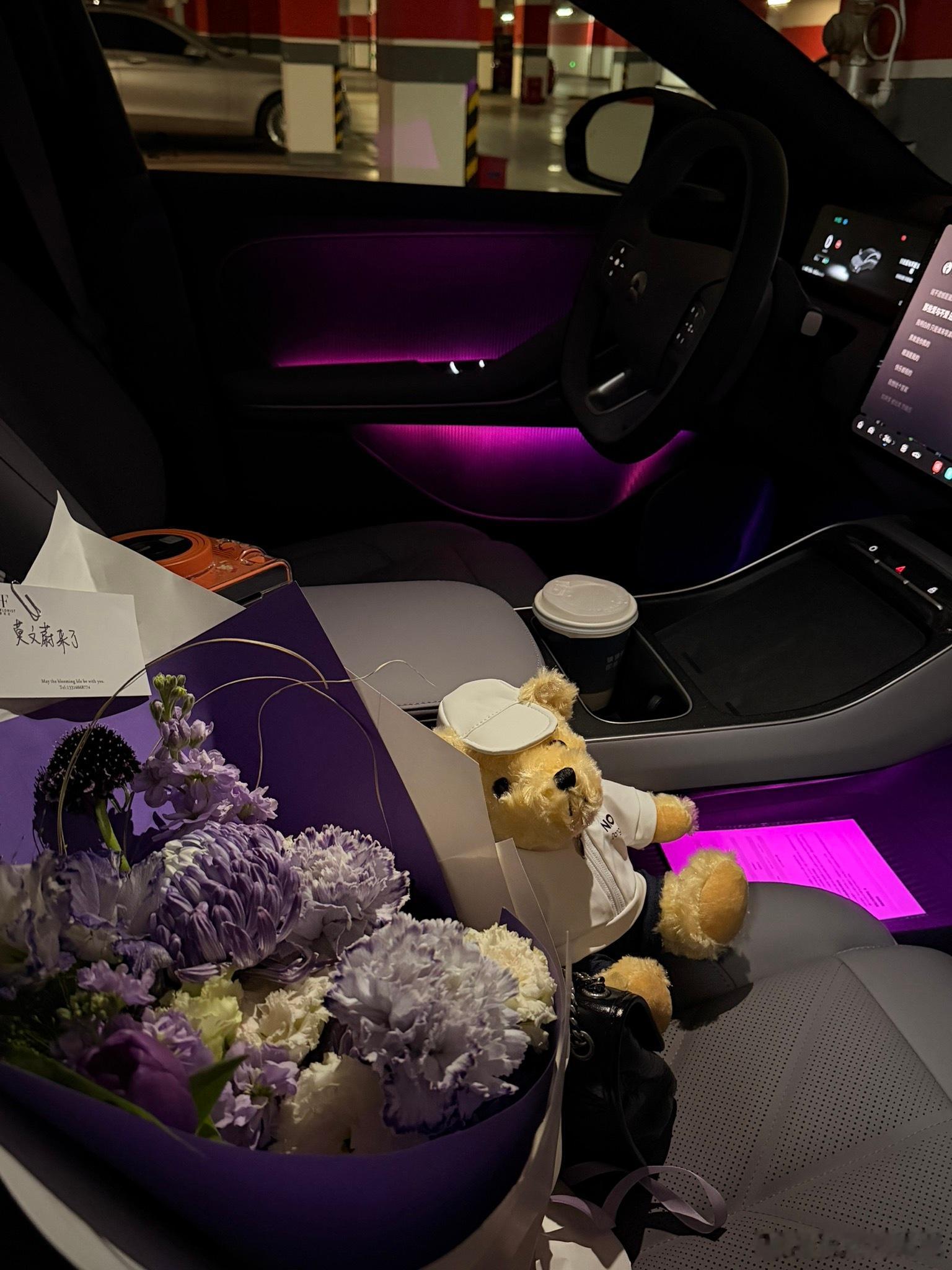 今天不emo 今天et5终于拿下心动的大玩具-25款et5黑武士，从下订到提车，