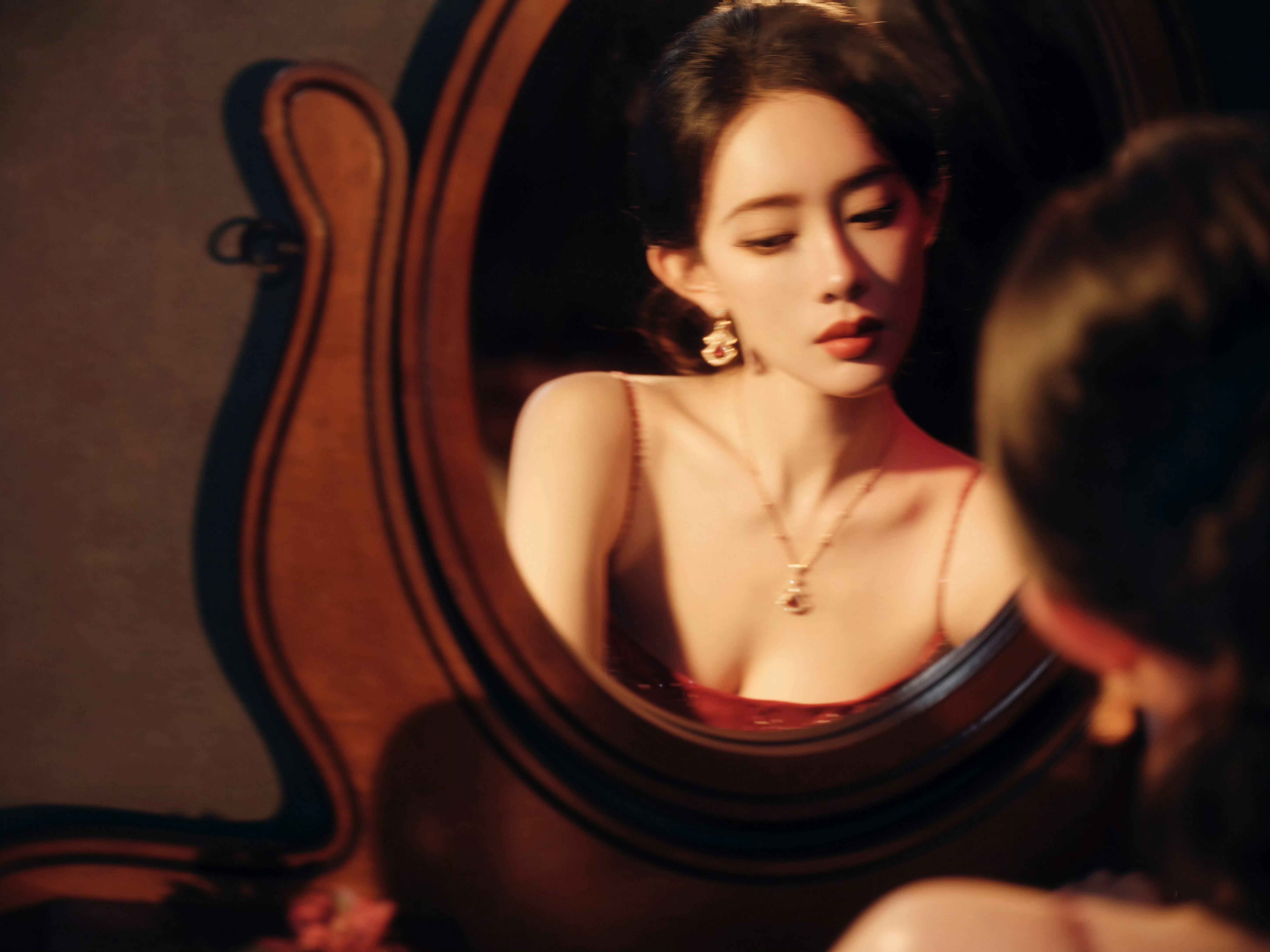 孟子义  x  腾讯视频星光大赏 第二套造型，身穿Elie Saab 2002年