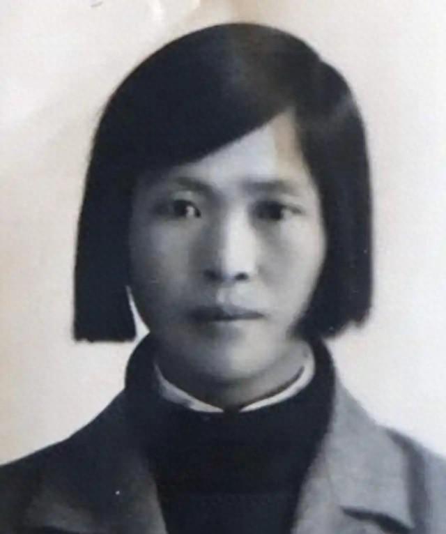 1954年在陈毅调离上海之前，他对贺子珍叮嘱了一件事，贺子珍却谦虚地表示自己无资