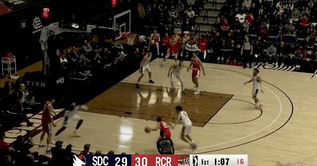 降维打击！杨瀚森G'联赛化身三分王！
在今天NBA发展联盟G联赛撕裂之城混音对阵