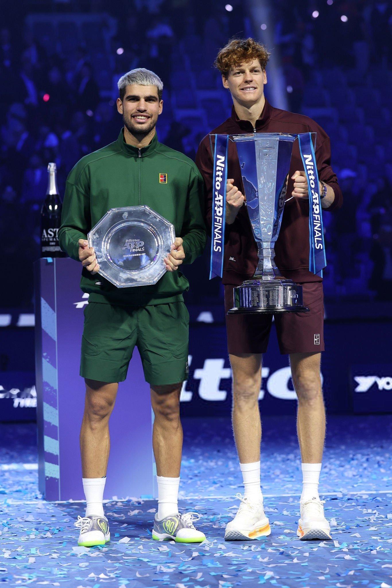 辛纳用更少的“可预测性”力克阿卡，连续两年在都灵不都一盘夺冠。这场决赛辛纳最有亮