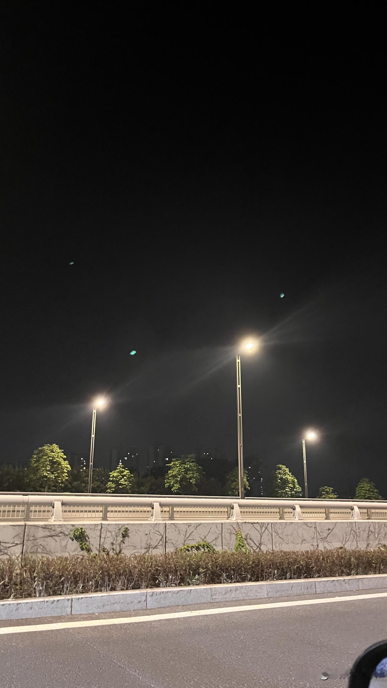 古代的夜晚，才是真·伸手不见五指！

你有没有想过？古代的夜晚，可比今天黑太多了