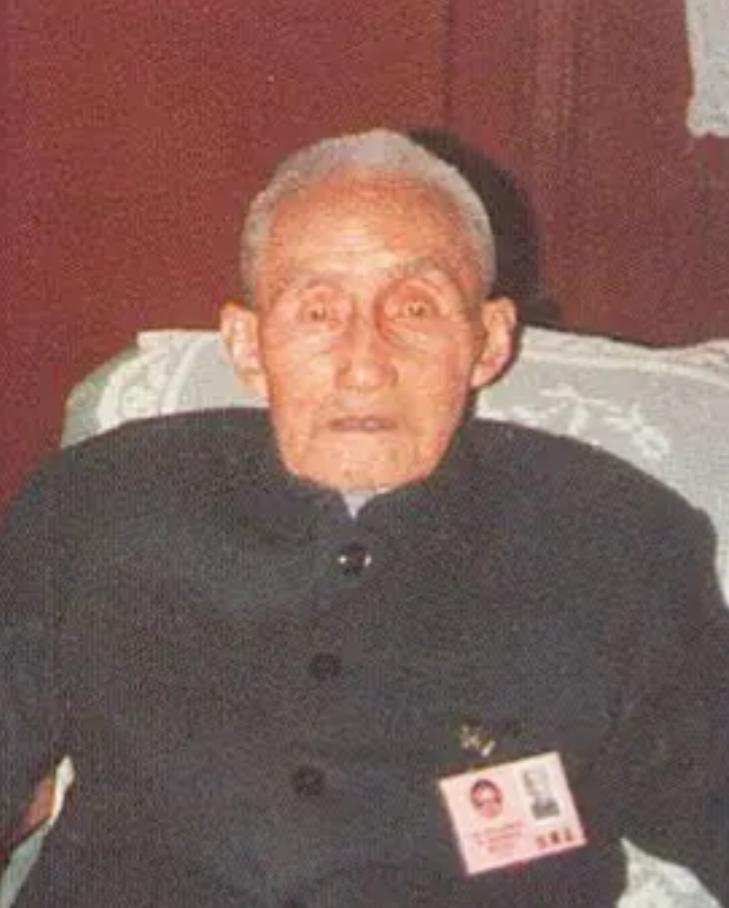1949年，原79军军长被俘虏后想要自尽，想到自己20岁的漂亮老婆，一脸麻子，身