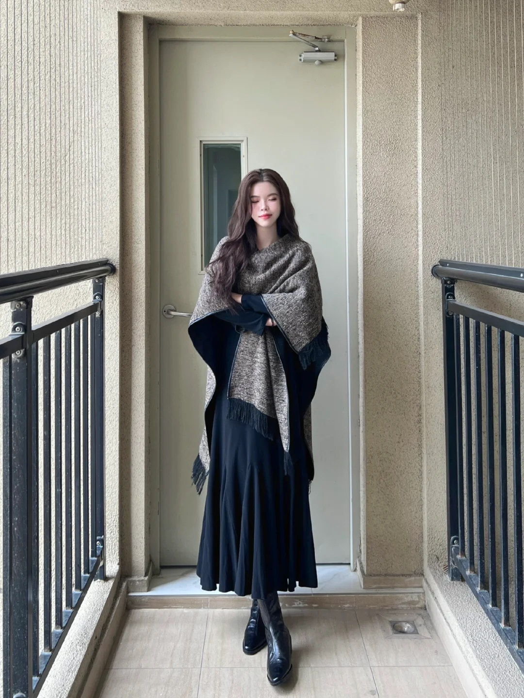 今年秋冬的氛围感是披肩给的！
