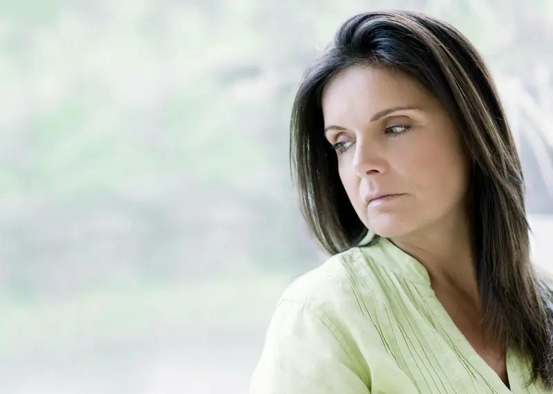 对于找离过婚的女人做老婆，看法因人而异。有人觉得不妥，毕竟娶离异女人可能会面对外