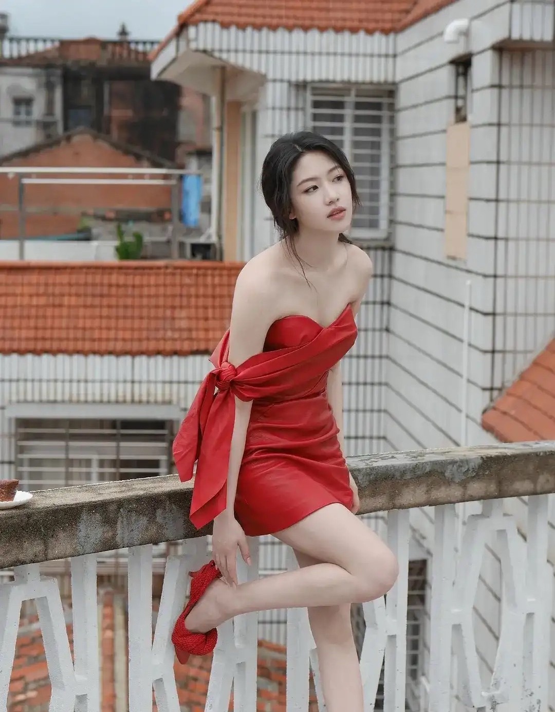 向涵之是不是属于上镜吃亏型，线下绝对是亮眼的大美女 
