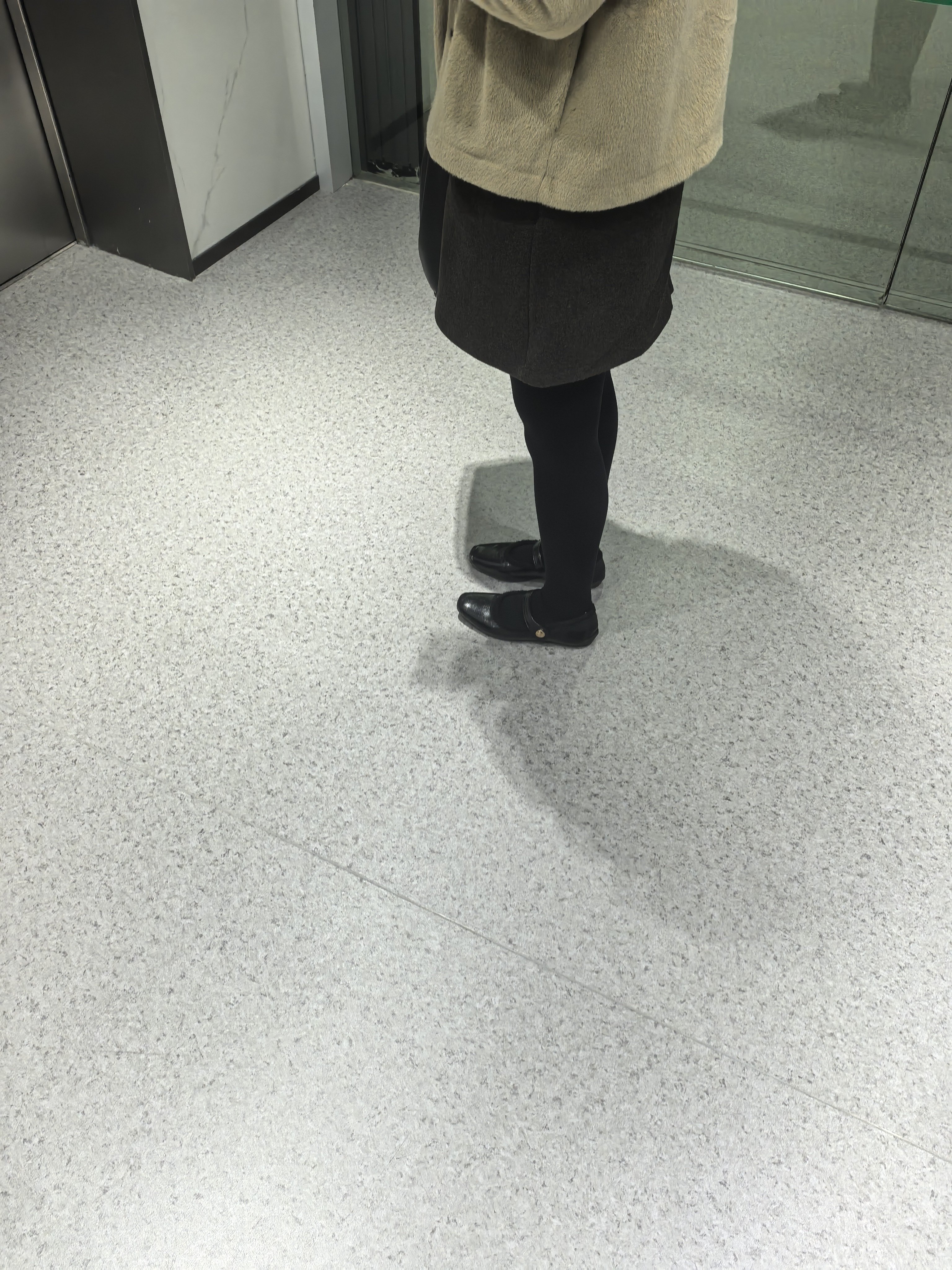 同事，只拍了两张 