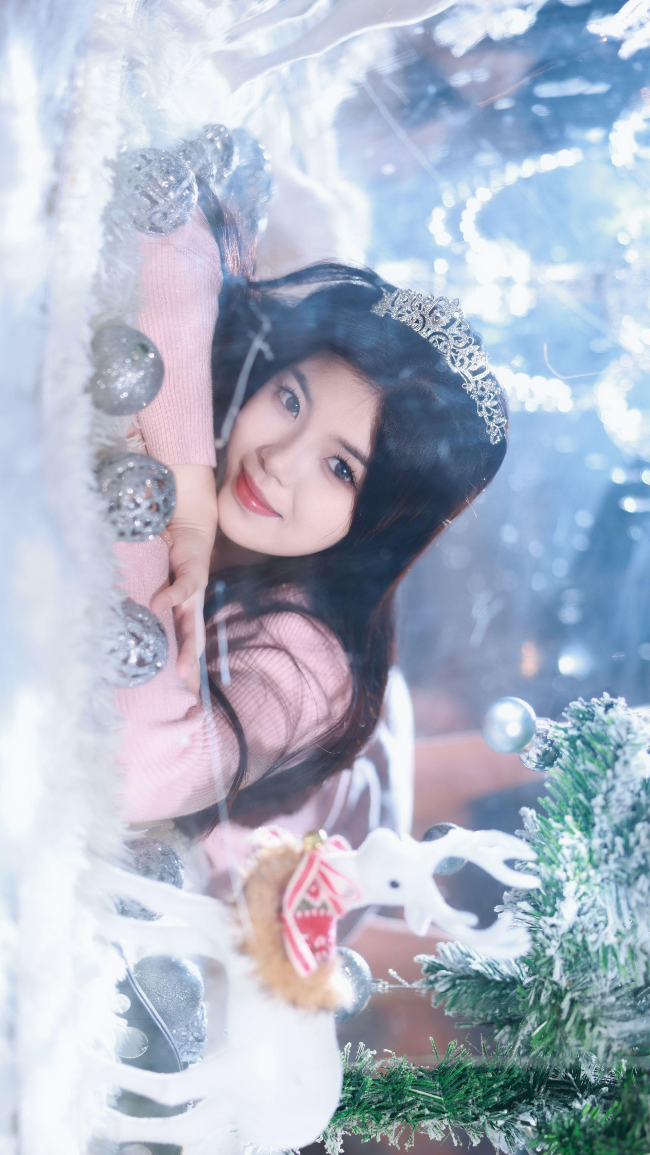 圣诞探店我最爱这里。原因无他，这个球球可以进去拍照