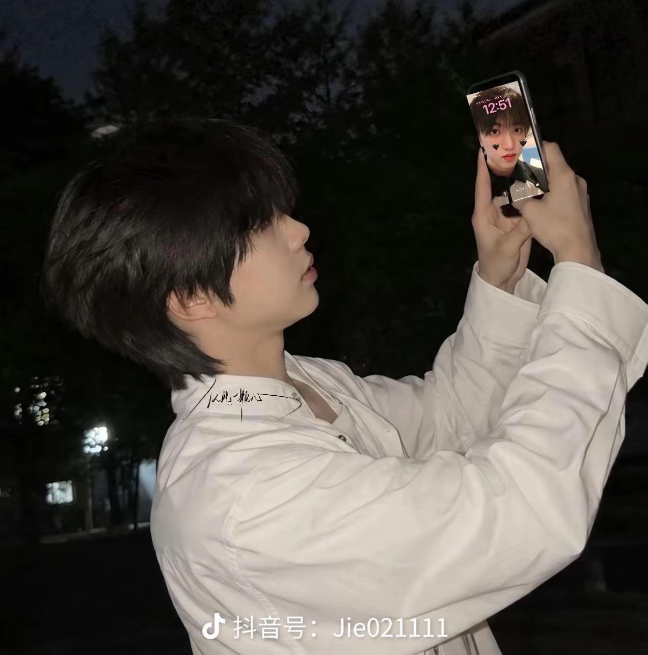 好想要这张壁纸 ​​​